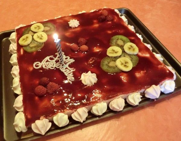 Entremet aux framboises sur biscuit de savoie